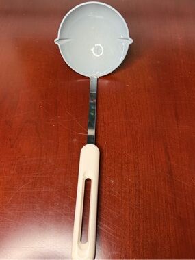 Vintage Bonny Plastic Ladle Light Blue Solid Kitchen Cooking Utensil